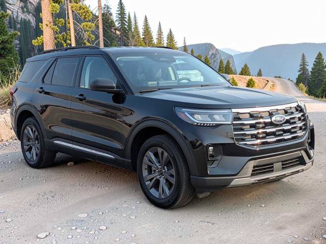 Certified 2025 Ford Explorer Active w/ Active Comfort Package AWD/4WD image 8