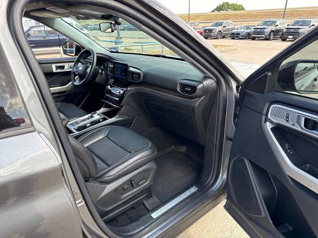 Certified 2022 Ford Explorer Limited w/ Equipment Group 301A RWD image 15