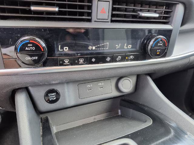 Used 2025 Nissan Rogue SV FWD image 24