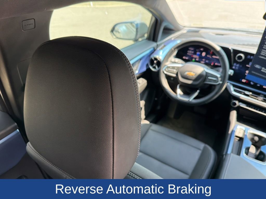 Used 2025 Chevrolet Equinox EV LT w/ Convenience Package AWD/4WD image 17