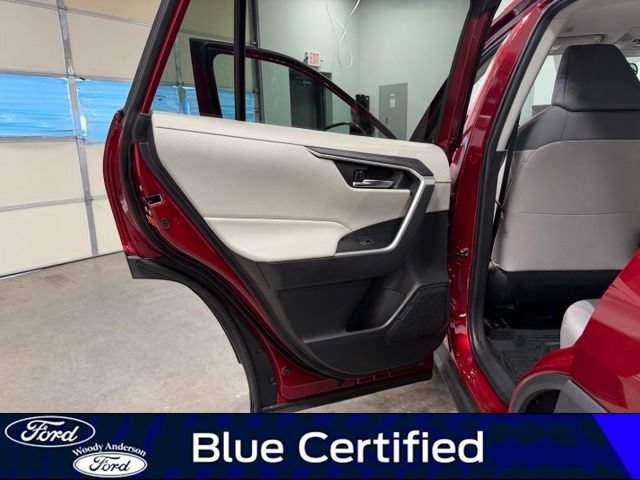 Used 2024 Toyota RAV4 XLE FWD image 23
