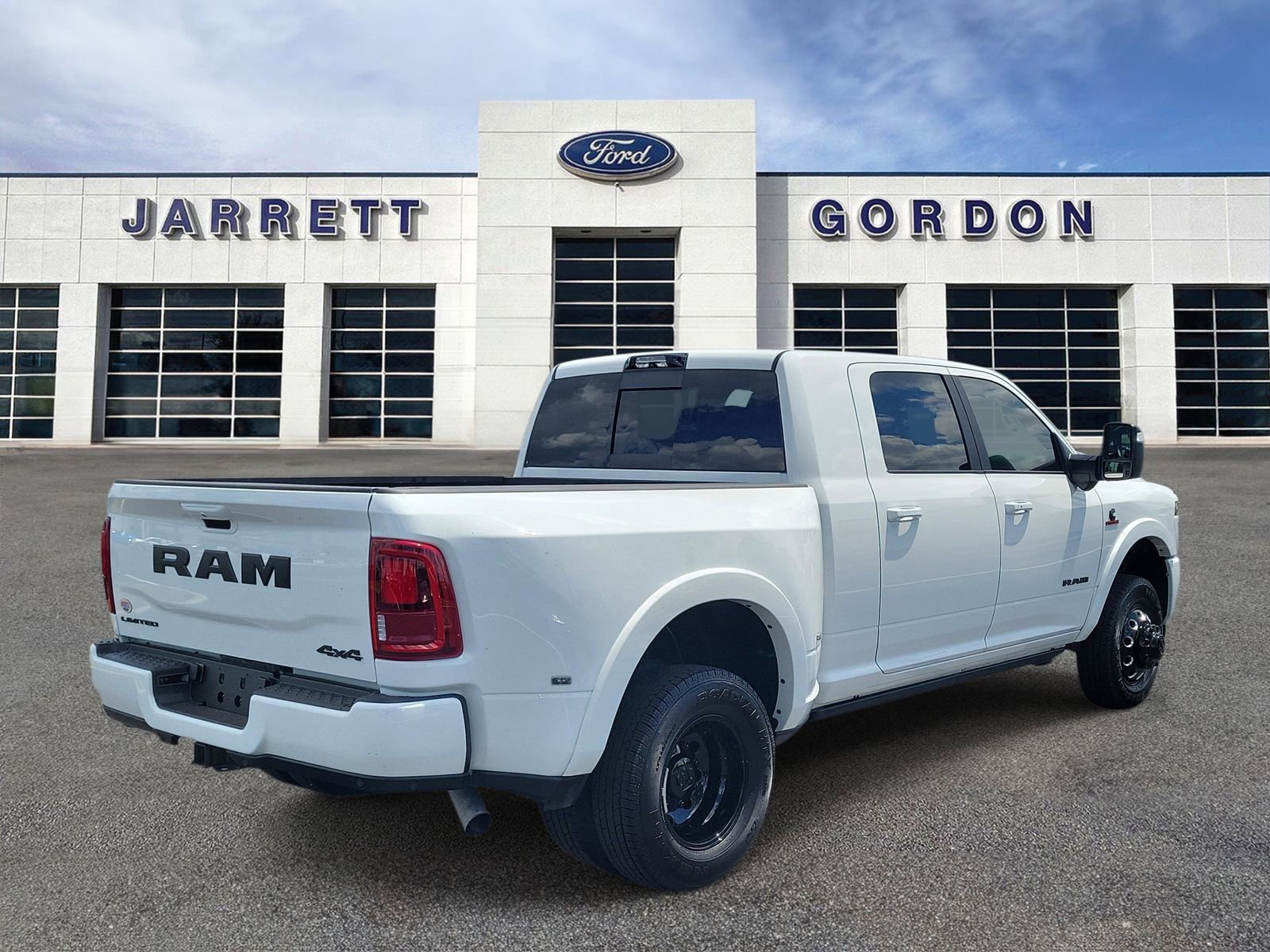 Used 2026 RAM 3500 Limited AWD/4WD image 4