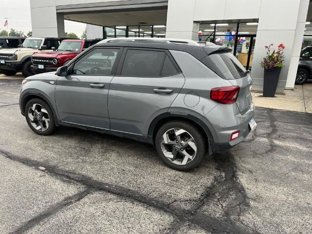 Used 2023 Hyundai Venue Limited FWD image 4