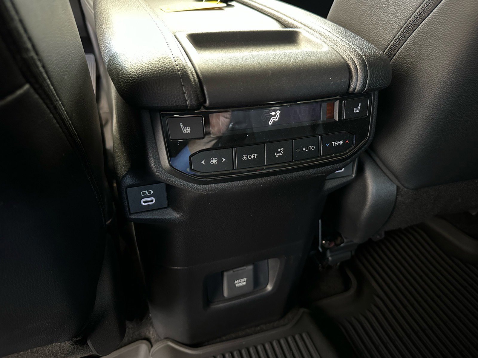 Used 2024 Toyota Grand Highlander Limited image 33