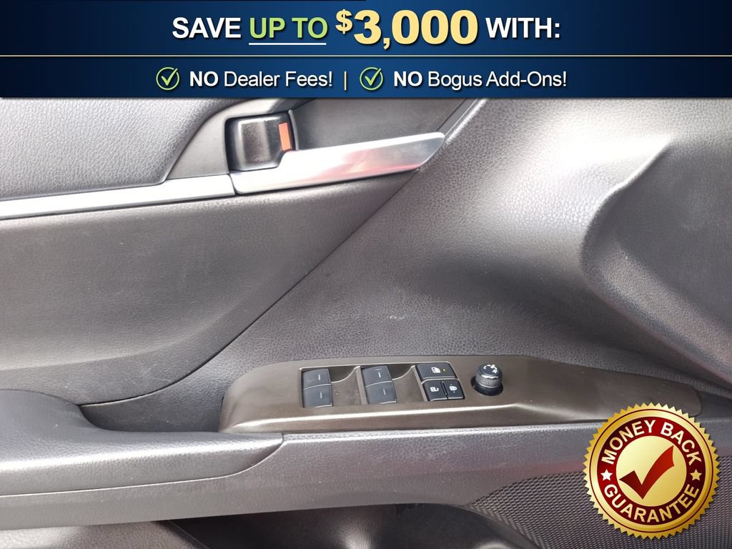 Used 2023 Toyota Camry SE FWD image 16