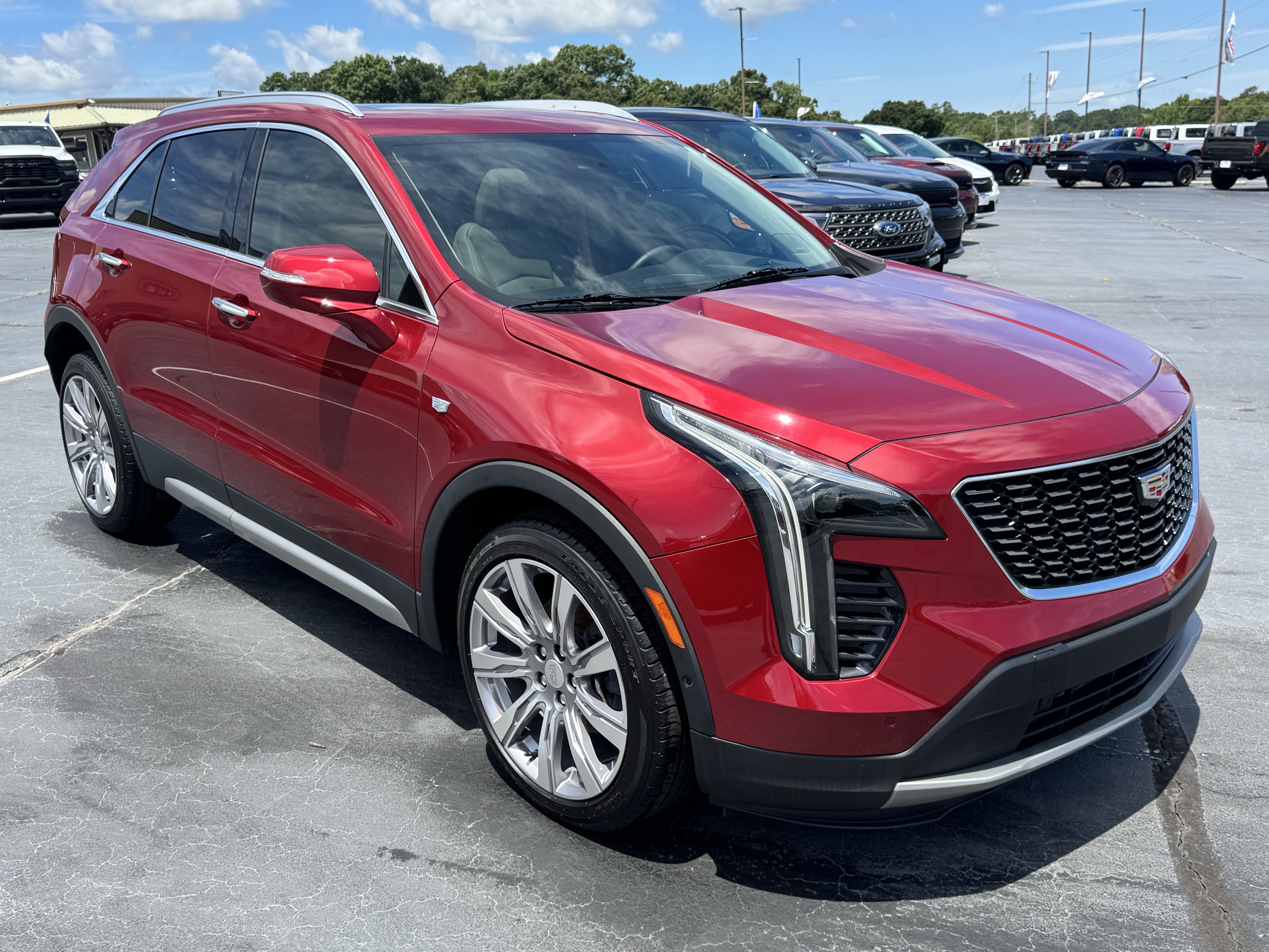Used 2019 Cadillac XT4 Premium Luxury FWD image 4
