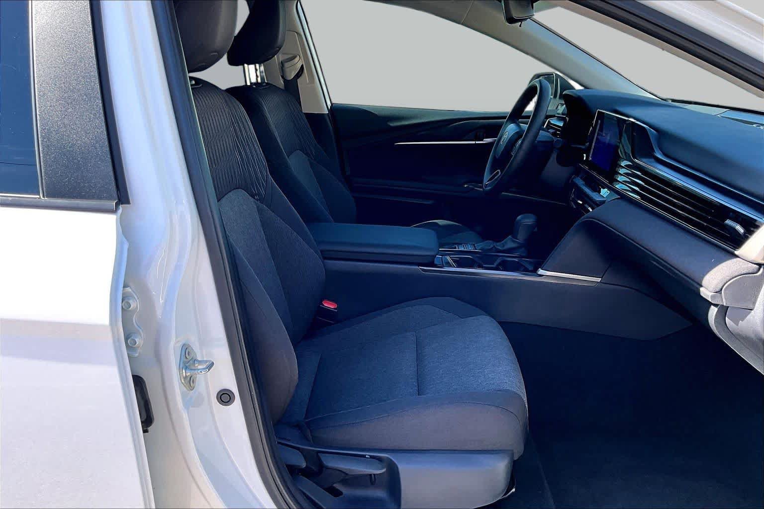 Used 2025 Toyota Camry LE FWD image 9