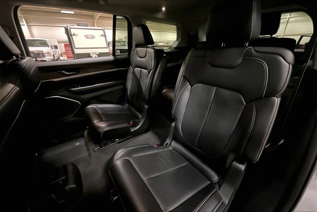 Used 2021 Jeep Grand Cherokee L Limited image 25