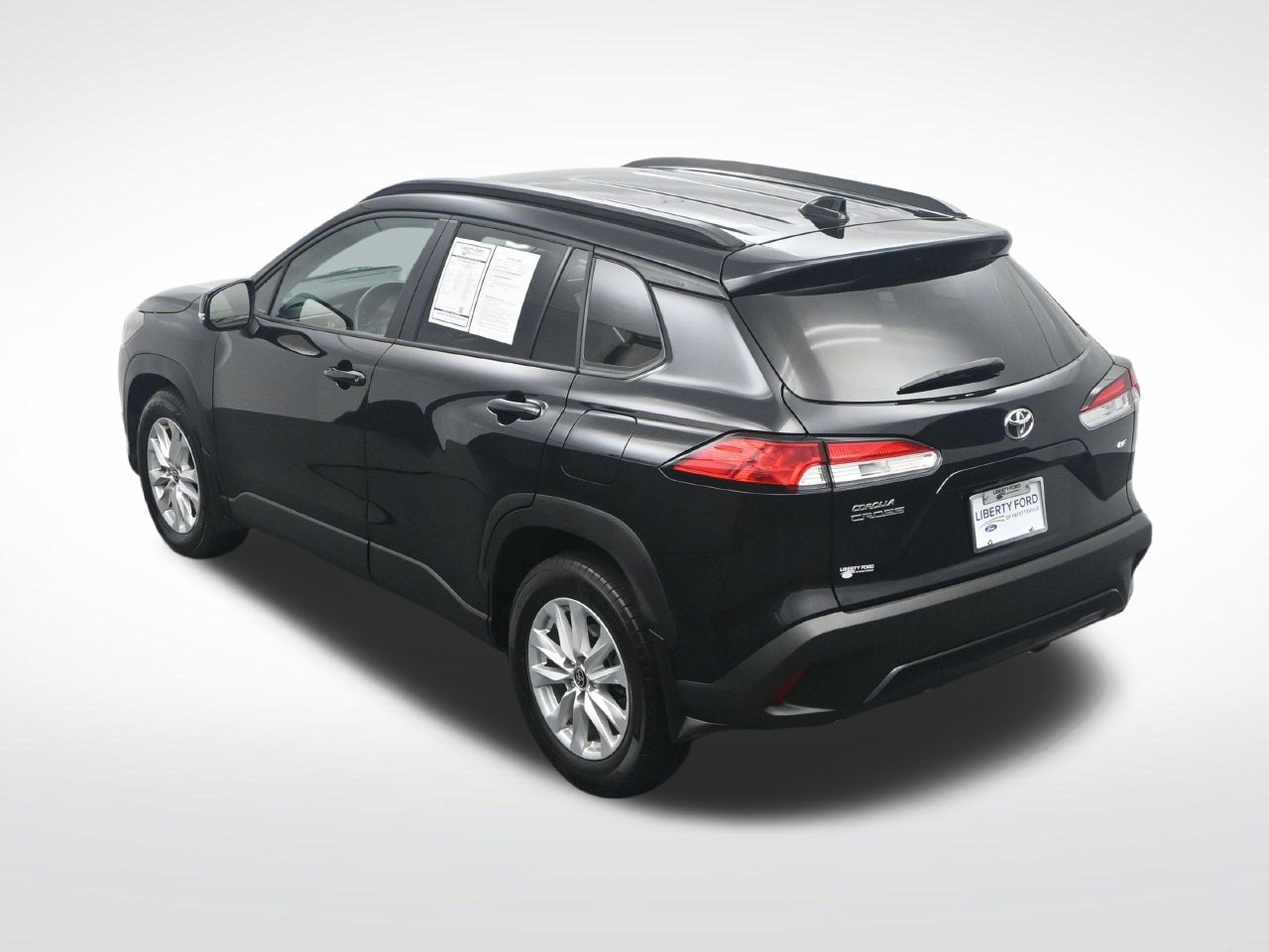 Used 2025 Toyota Corolla Cross LE FWD image 42