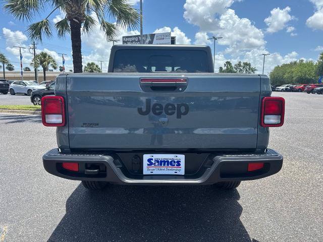 Used 2025 Jeep Gladiator Sport AWD/4WD image 4