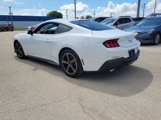 Certified 2024 Ford Mustang Coupe RWD image 4