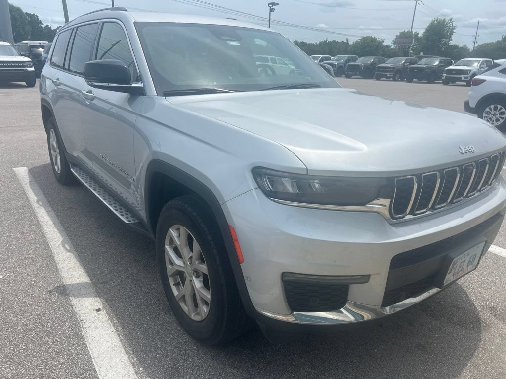 Used 2023 Jeep Grand Cherokee L Limited w/ Luxury Tech Group II AWD/4WD image 3
