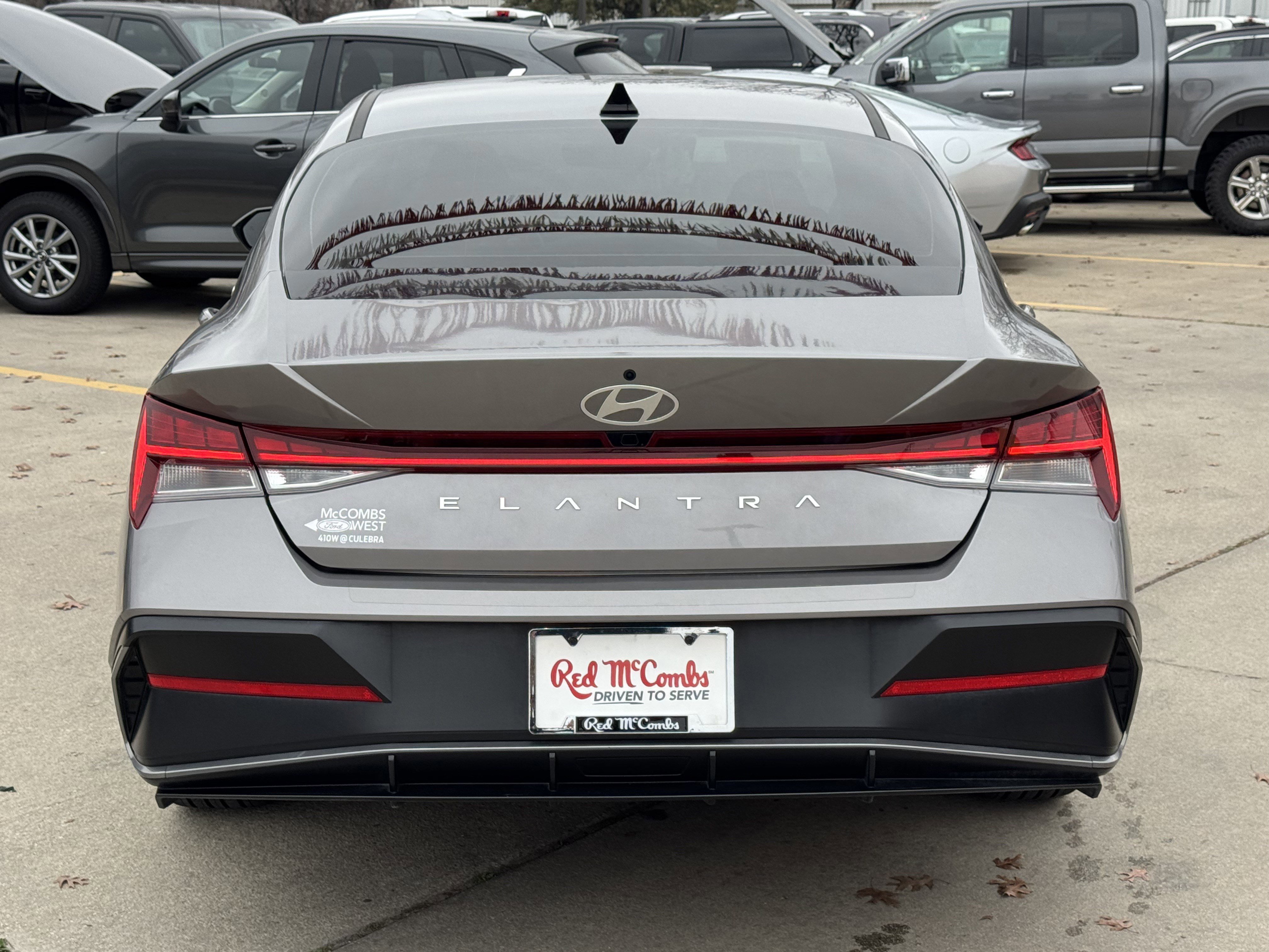 Used 2024 Hyundai Elantra SEL w/ Convenience Package image 5