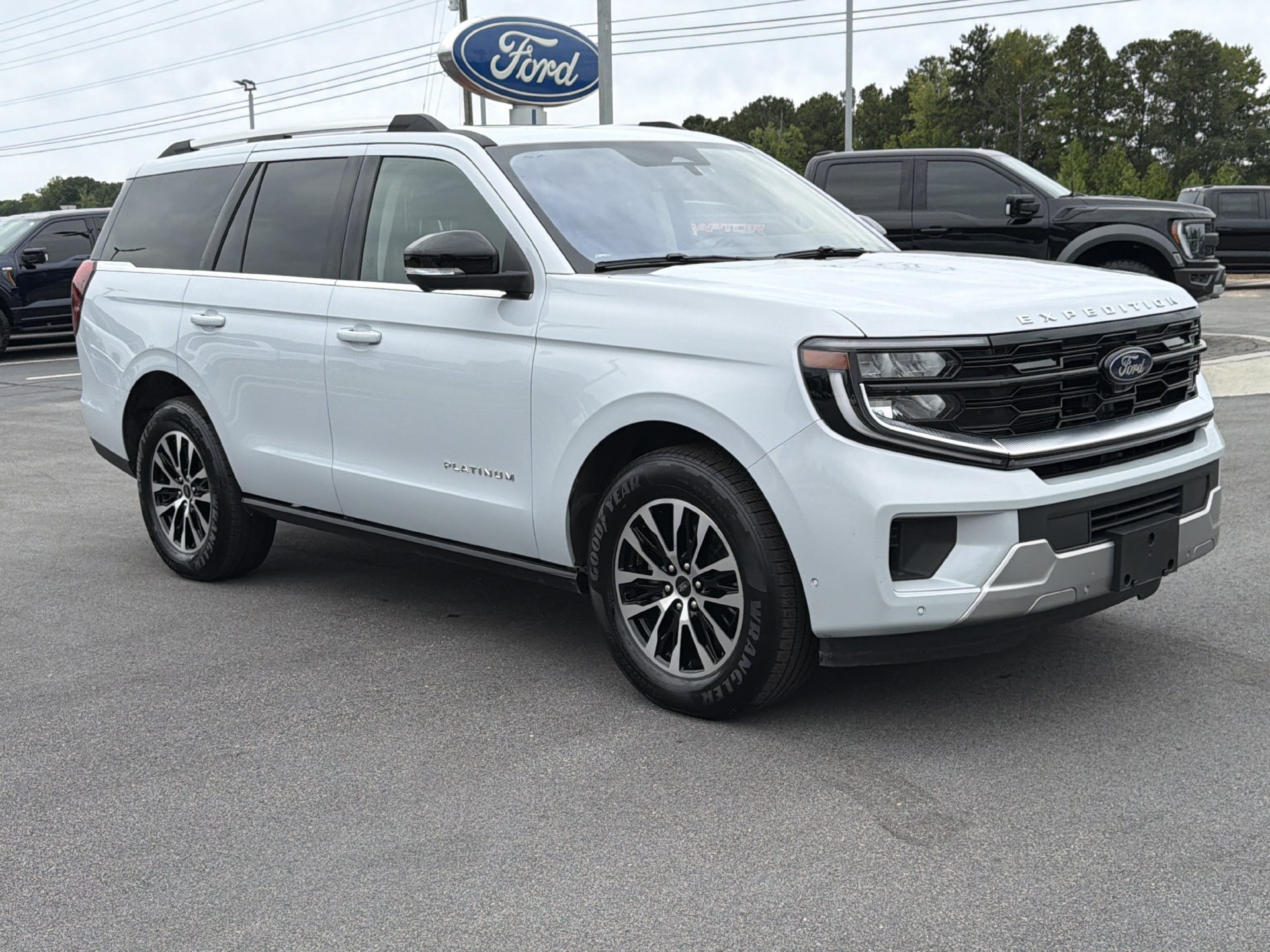 Certified 2025 Ford Expedition Platinum AWD/4WD image 37