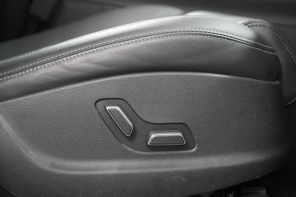 Used 2025 Genesis GV70 2.5T AWD/4WD image 25