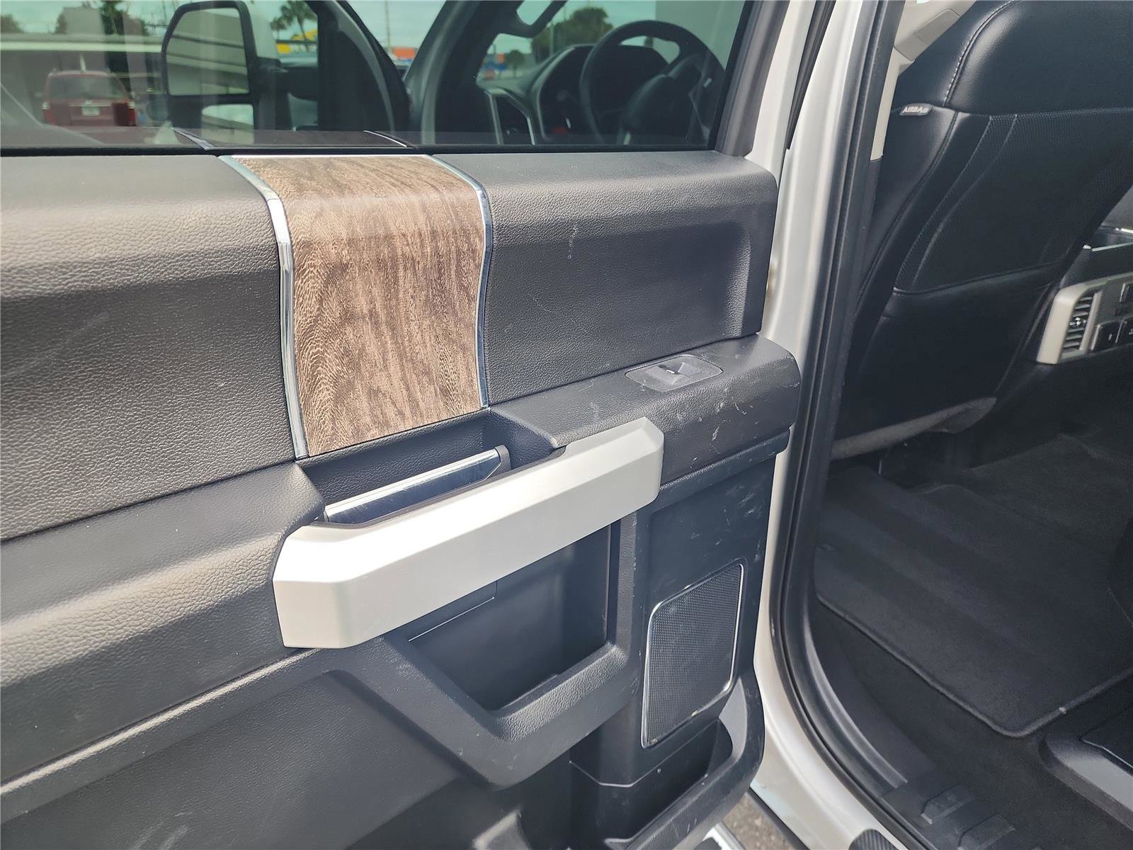 Certified 2018 Ford F250 Lariat w/ Lariat Value Package image 20