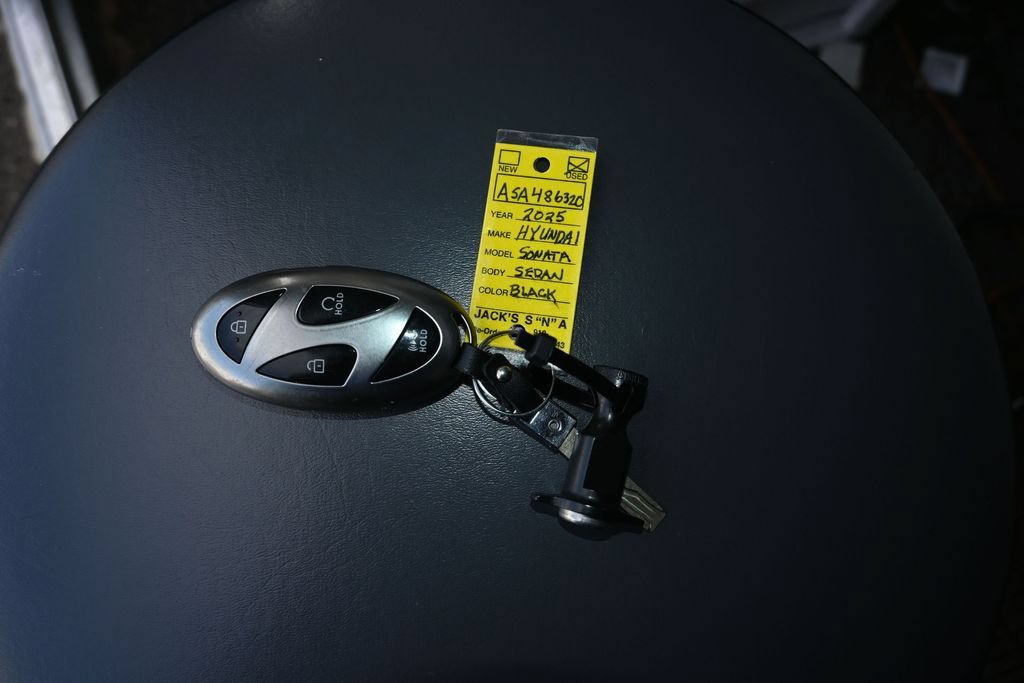 Used 2025 Hyundai Sonata SEL FWD image 29