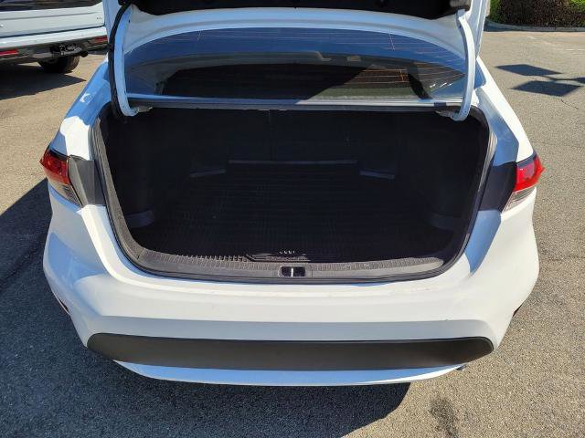 Used 2022 Toyota Corolla LE FWD image 11