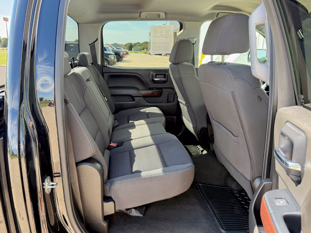 Used 2018 GMC Sierra 1500 SLE w/ Suspension Package, Off-Road AWD/4WD image 17