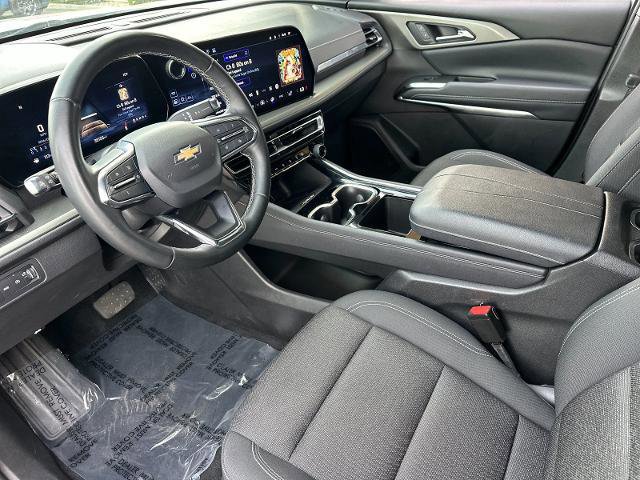 Used 2025 Chevrolet Traverse LT image 9