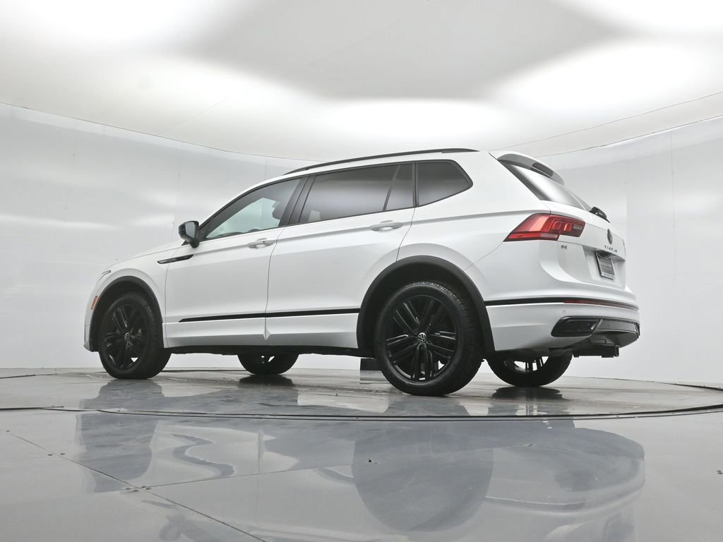 Used 2022 Volkswagen Tiguan SE R-Line image 21