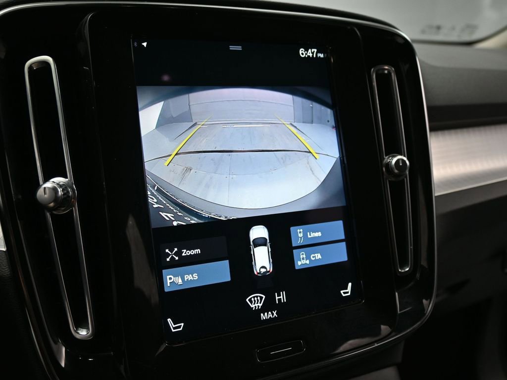 Used 2022 Volvo XC40 T5 Momentum image 14