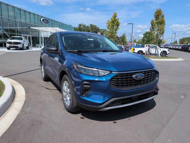 Certified 2023 Ford Escape Active AWD/4WD image 7