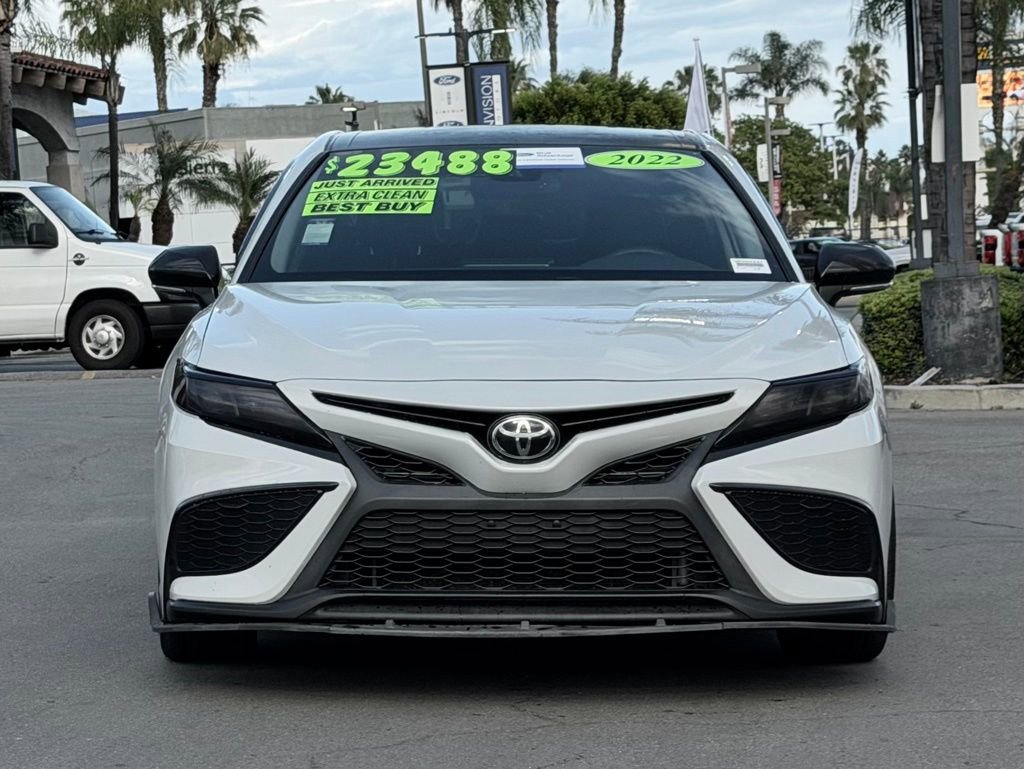 Used 2022 Toyota Camry SE w/ Convenience Package FWD image 3