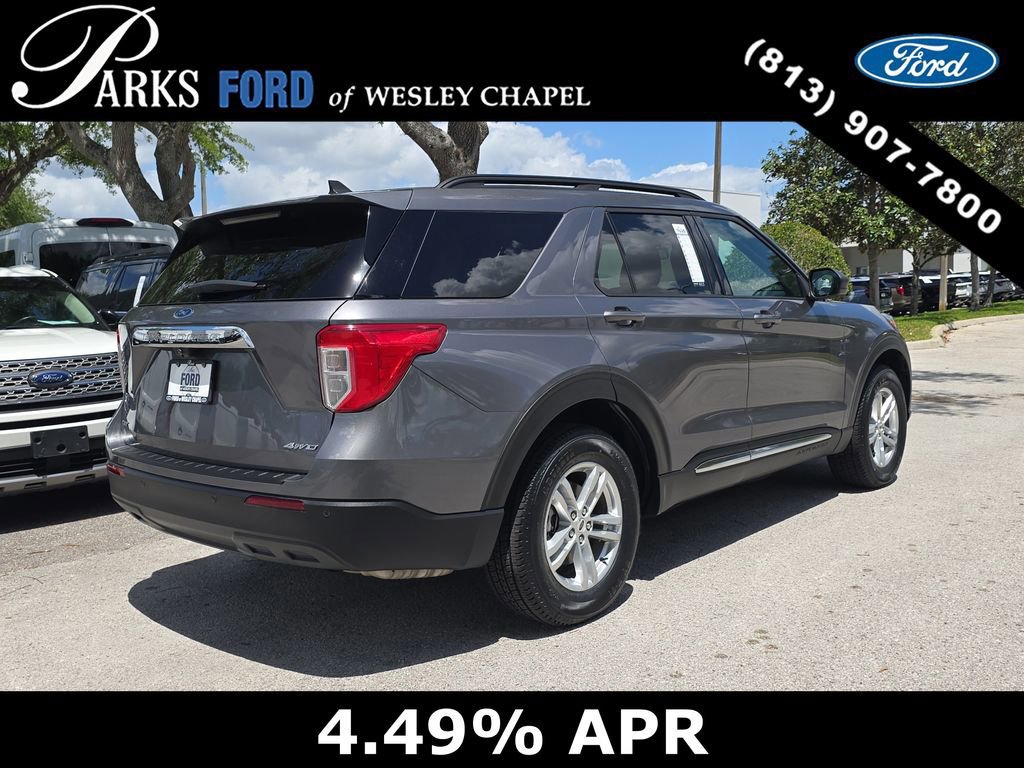 Certified 2022 Ford Explorer XLT image 3