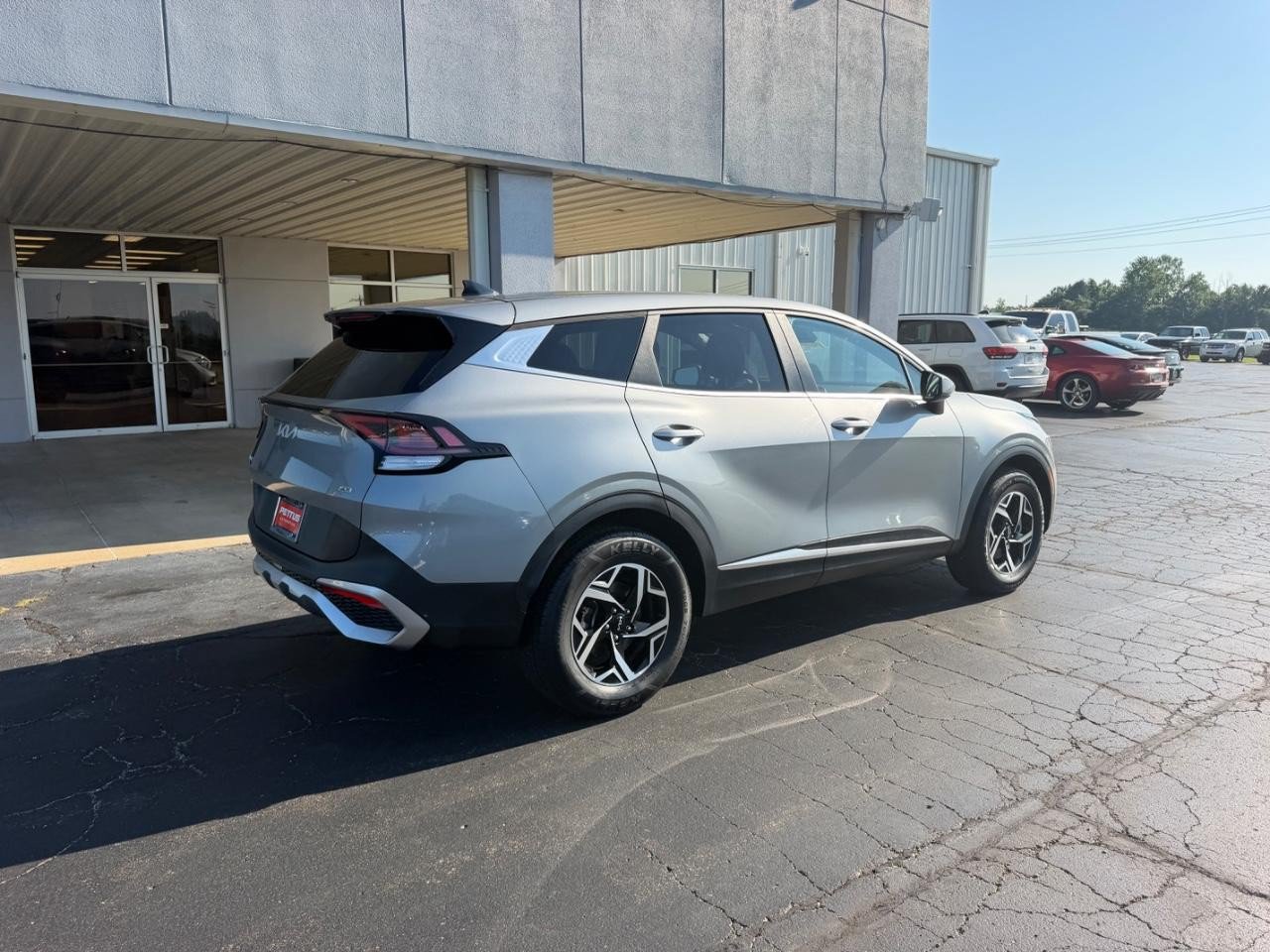 Used 2024 Kia Sportage LX AWD/4WD image 3