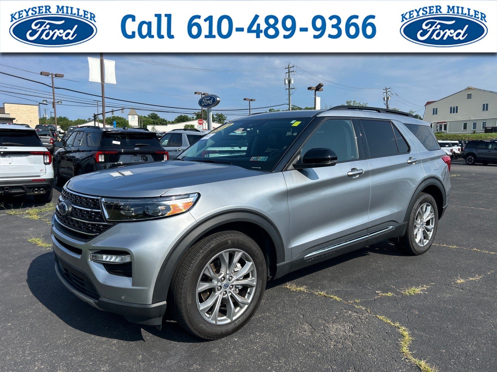 Certified 2024 Ford Explorer XLT w/ Equipment Group 202A