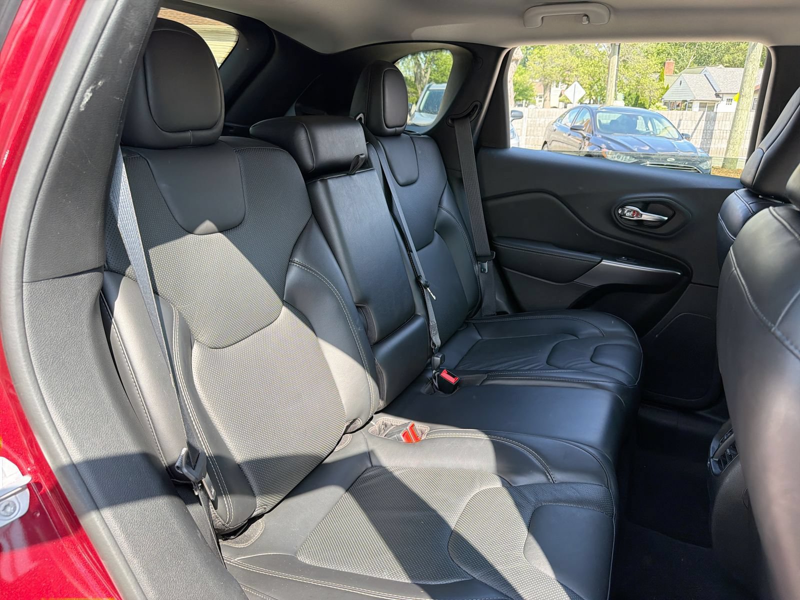 Used 2019 Jeep Cherokee Limited AWD/4WD image 24