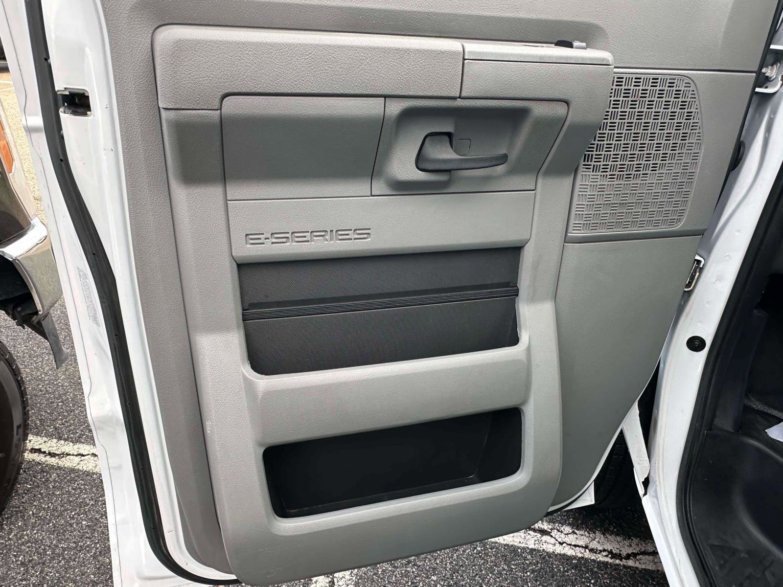 Certified 2024 Ford E-450 and Econoline 450 Super Duty w/ Power Windows & Locks Group image 11