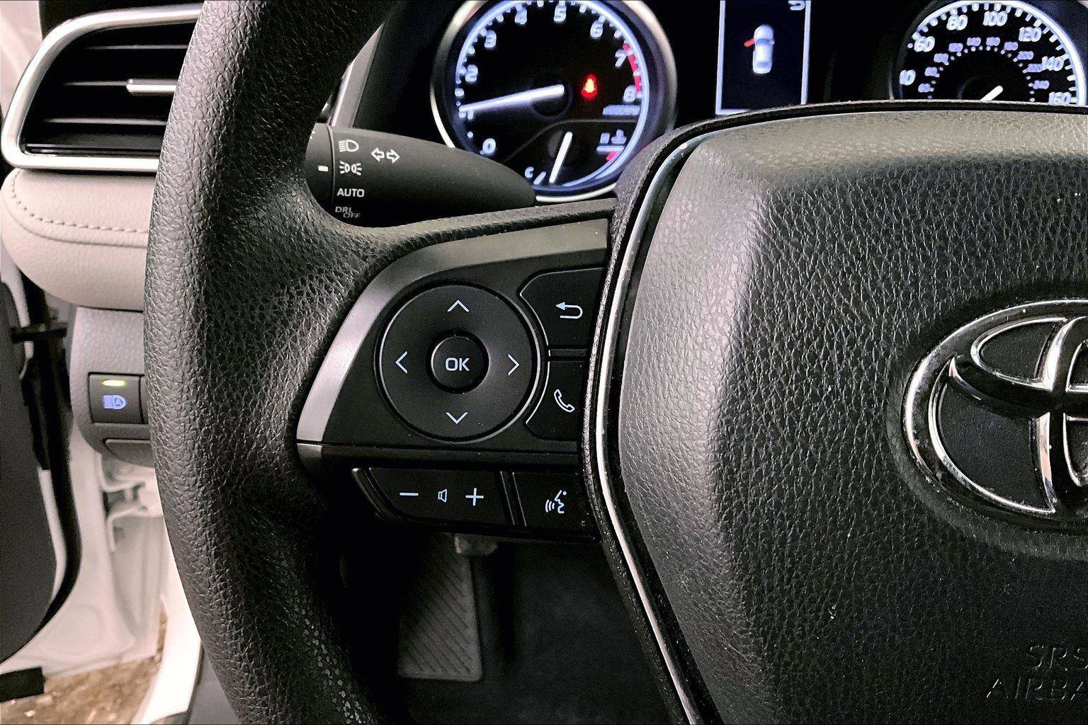 Used 2018 Toyota Camry LE image 17