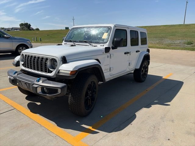 Used 2024 Jeep Wrangler Unlimited Sahara AWD/4WD image 4