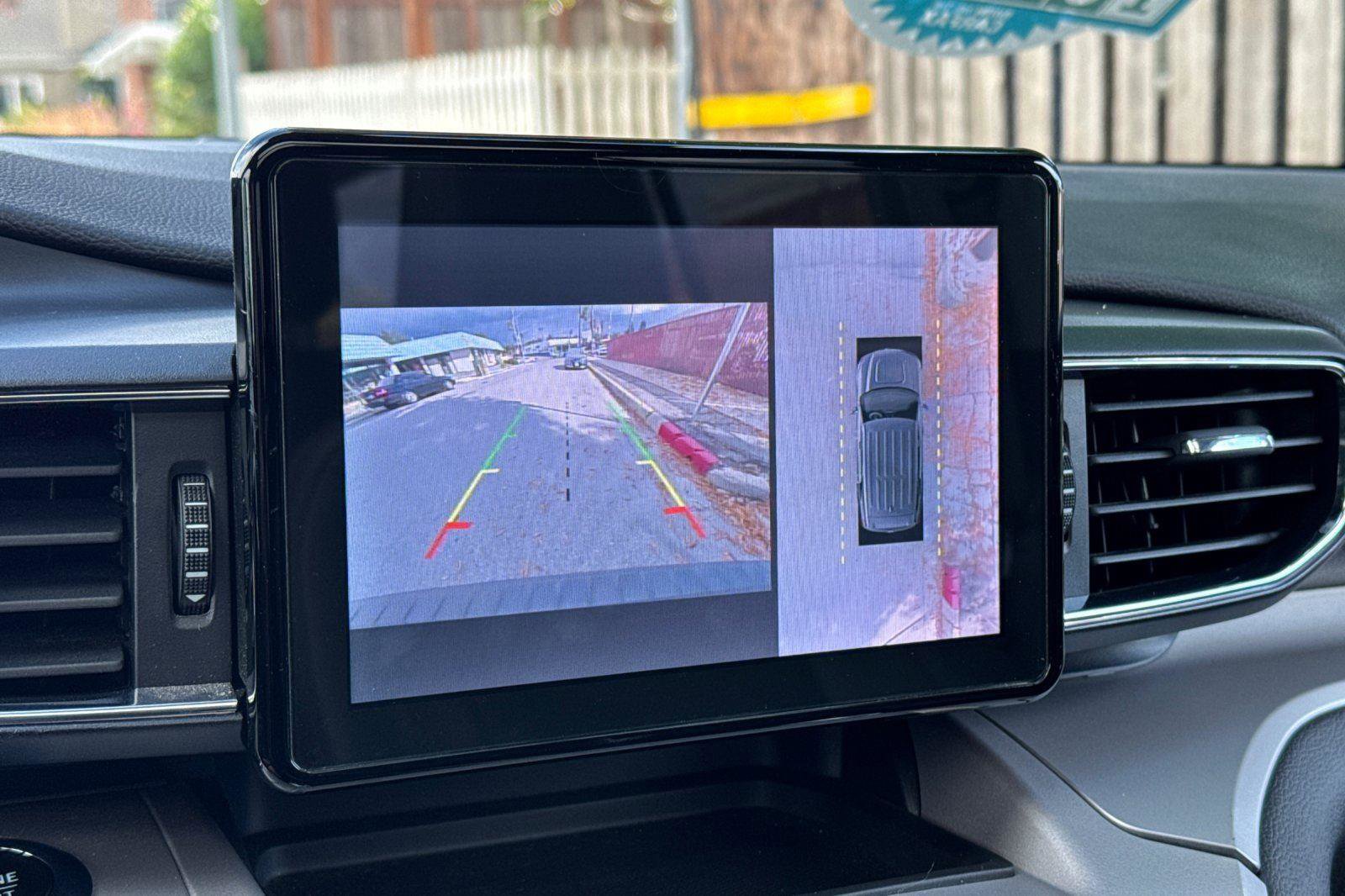 Certified 2023 Ford Explorer XLT w/ Equipment Group 202A image 17