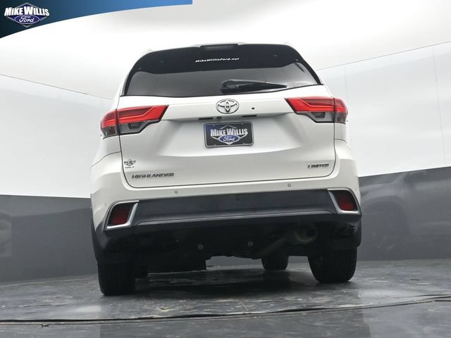 Used 2019 Toyota Highlander Limited Platinum FWD image 22