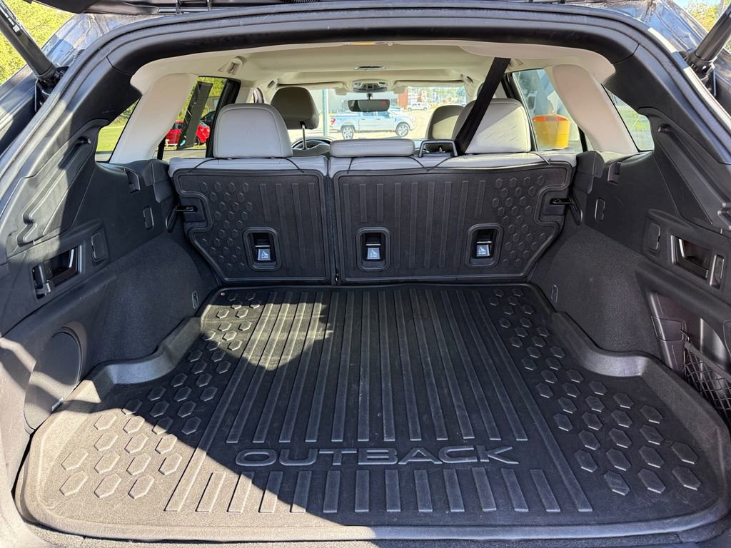 Used 2020 Subaru Outback Limited image 17