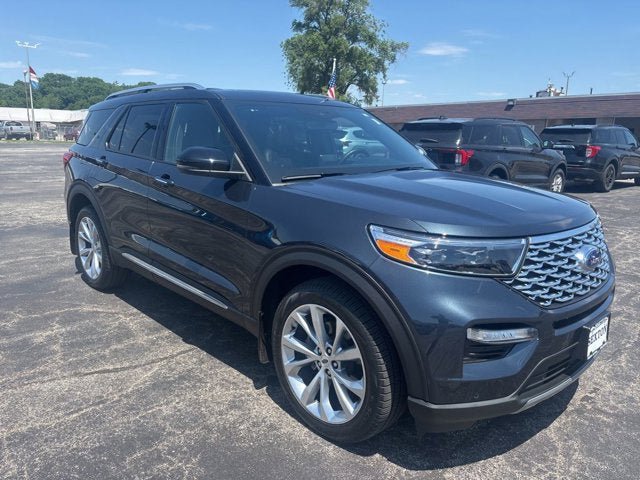 Certified 2023 Ford Explorer Platinum w/ Technology Package AWD/4WD image 5