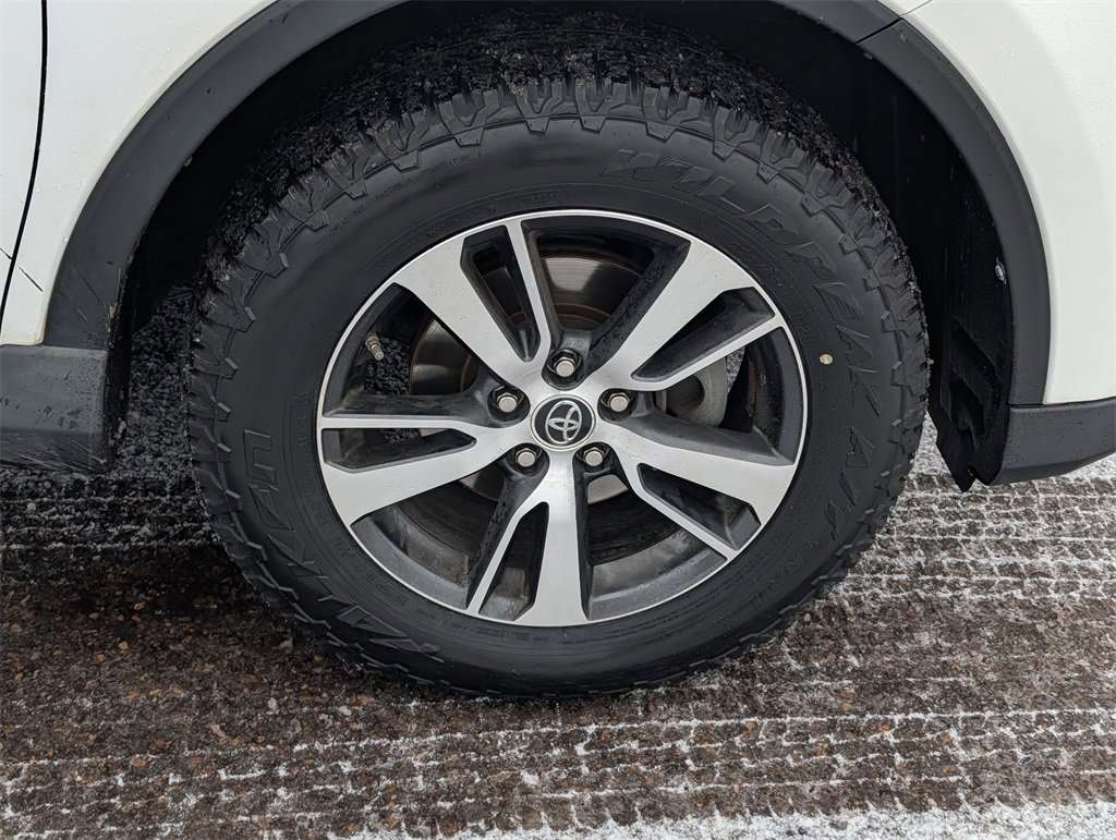 Used 2018 Toyota RAV4 XLE image 7