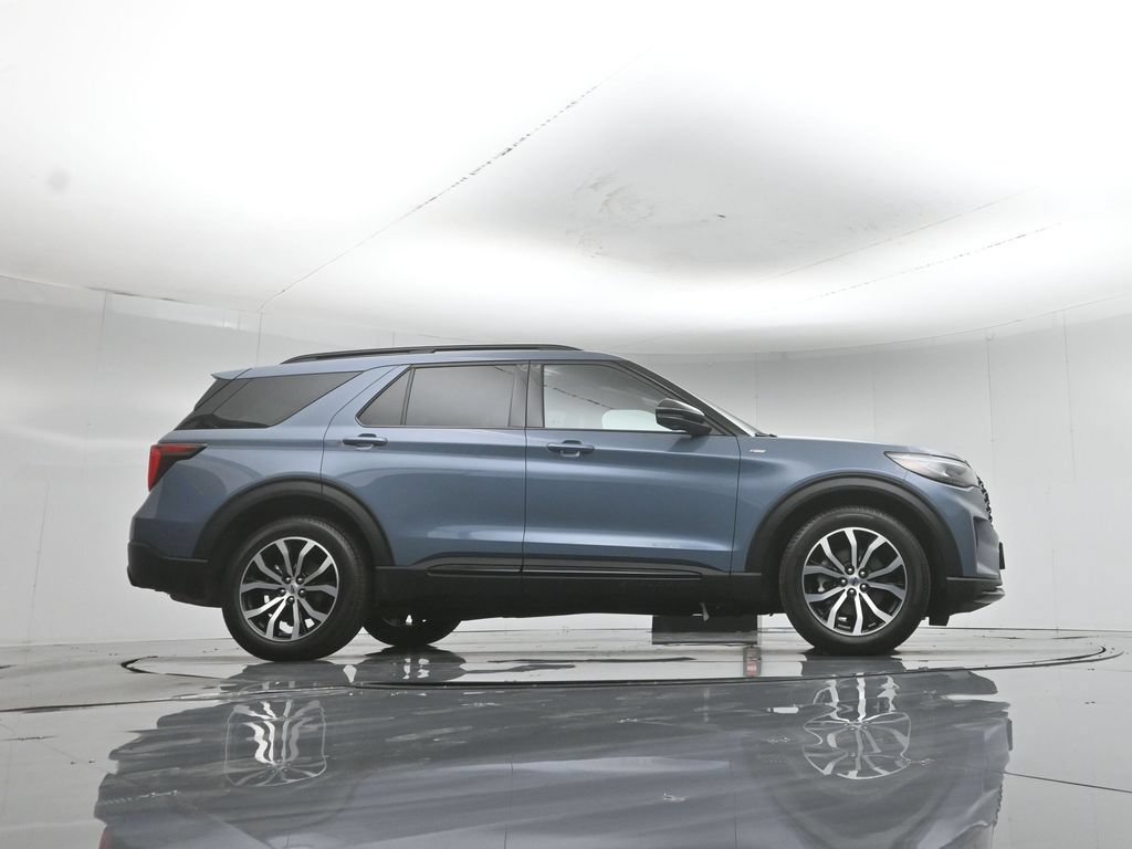 Certified 2025 Ford Explorer ST-Line w/ Premium Package RWD image 51
