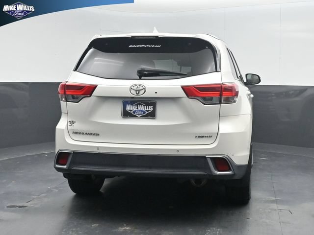 Used 2019 Toyota Highlander Limited Platinum FWD image 4
