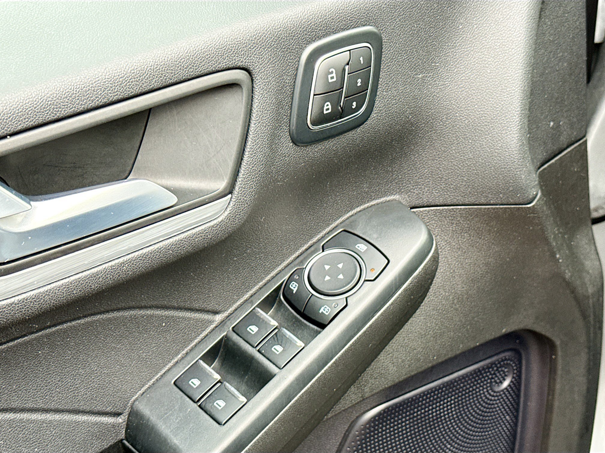 Certified 2024 Ford Escape Platinum AWD/4WD image 8