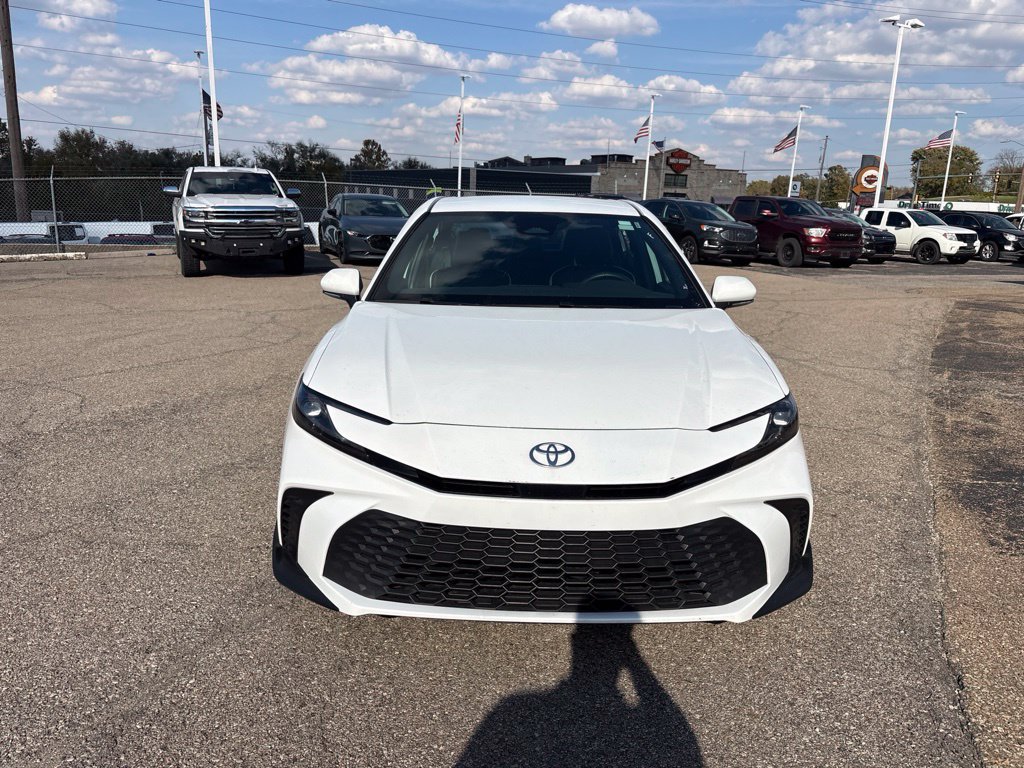 Used 2026 Toyota Camry SE FWD image 2