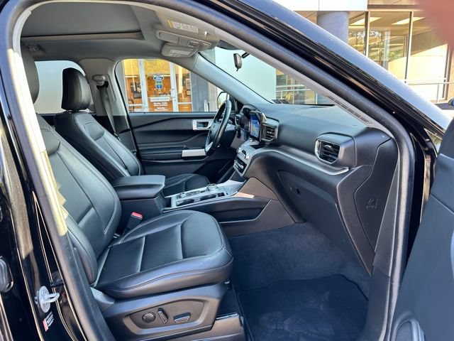 Certified 2022 Ford Explorer XLT w/ Equipment Group 202A AWD/4WD image 51