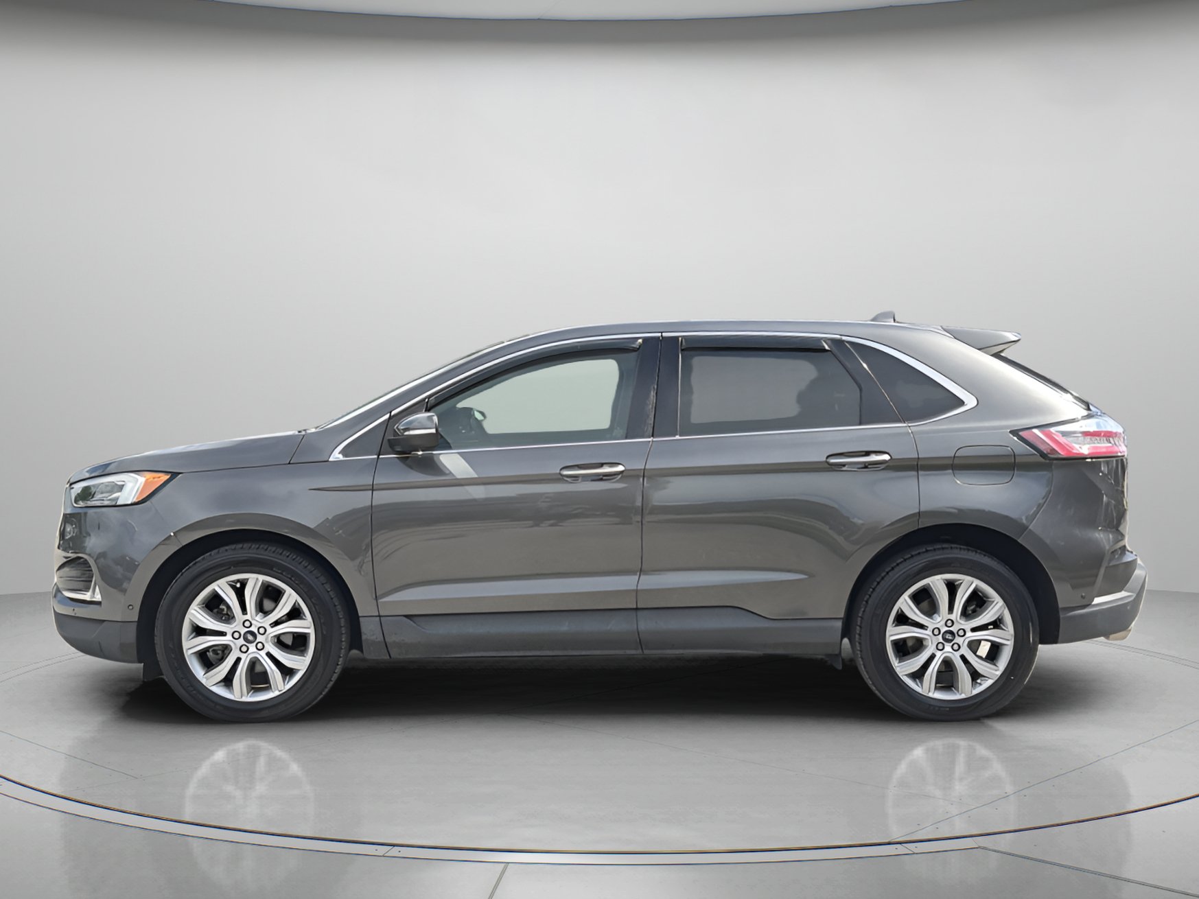 Certified 2019 Ford Edge Titanium w/ Equipment Group 301A FWD image 43