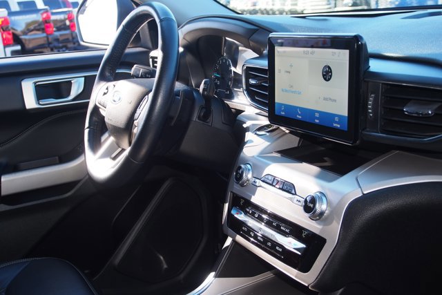 Certified 2020 Ford Explorer XLT w/ Equipment Group 202A image 10