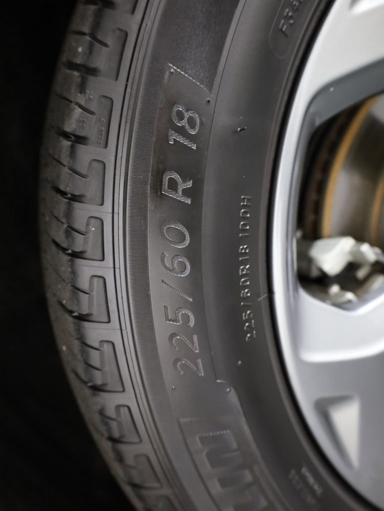 Certified 2025 Ford Escape ST-Line image 33