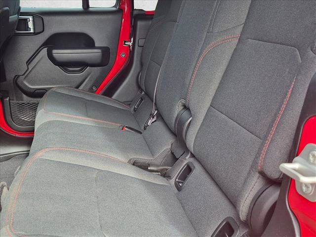 Used 2024 Jeep Gladiator Rubicon w/ Technology Group AWD/4WD image 18