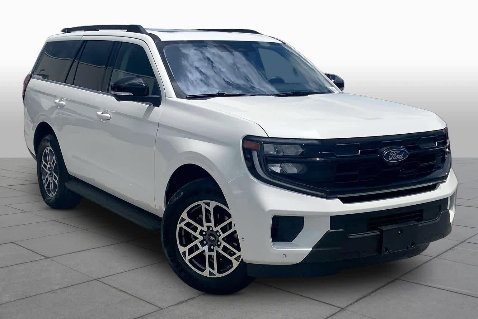 Certified 2025 Ford Expedition Active RWD image 3